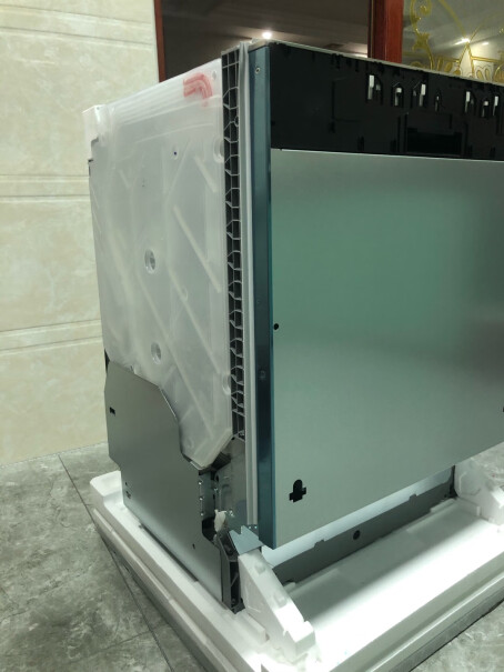 西门子嵌入式家用洗碗机12套大容量请问你们装这款橱柜预留的尺寸是多少？