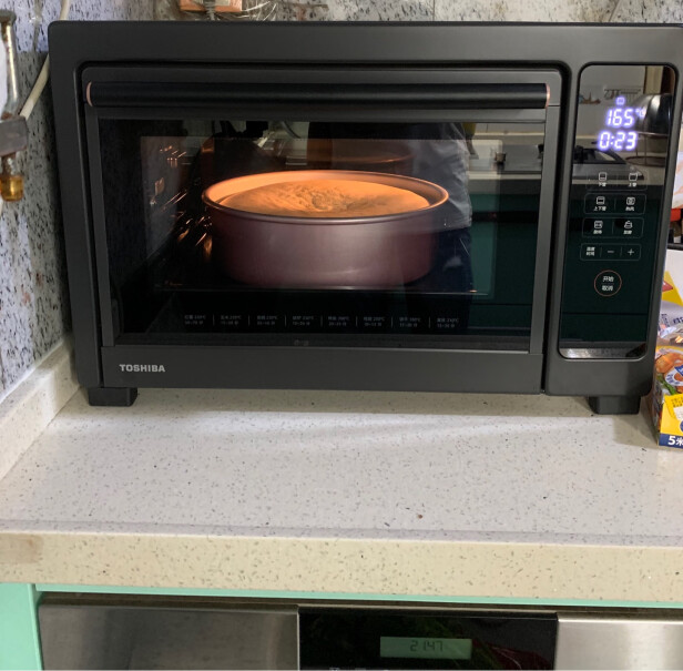 东芝电烤箱家用台式大容量双层温控烤箱烤箱上面散热怎么样？离吊橱太近？