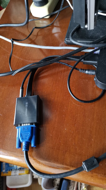 绿联VGA转HDMI转换器40213我用来玩PS4，插在电脑显示器上。之前是好好的，今天插上之后就是黑屏。供电接口我也插上了啊。求帮助。