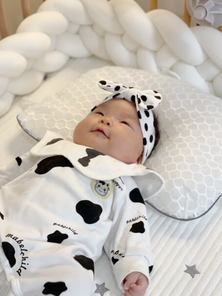 婧麒婴儿枕头0-1岁定型枕2岁新生儿宝宝儿童睡觉头型纠正防偏安抚夏季赫拉白躺着喂奶可以用这个定型枕吗？