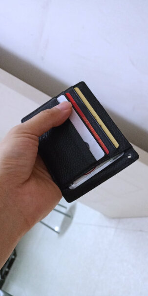 波斯丹顿卡包名片夹头层牛皮男士驾驶证皮套银行卡套钱夹小钱包女可以装几张卡？