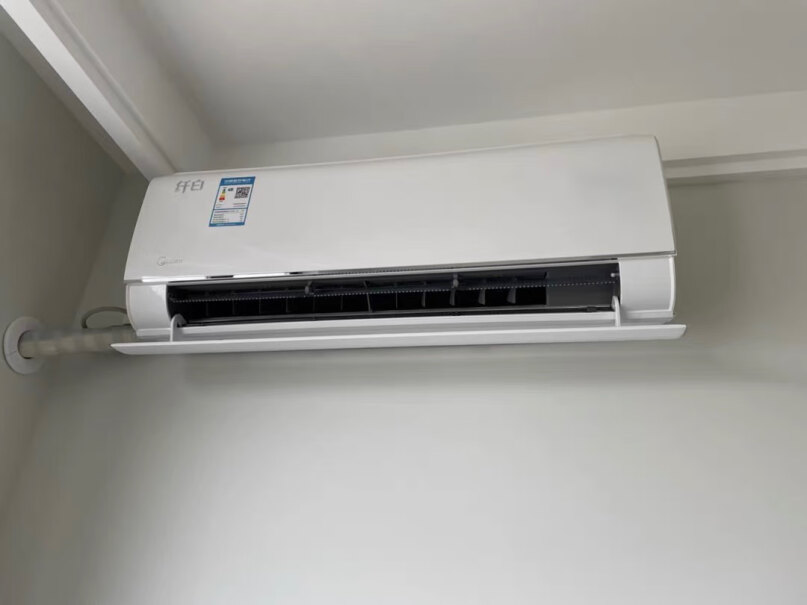 美的（Midea）空调美的(Midea) 新一级 纤白 大1.5匹 智能家电 变频冷暖 壁挂式空调挂机 舒适无风感 以旧换质量真的差吗,到底是不是智商税！