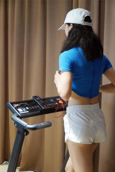 麦瑞克跑步机家用折叠智能静音健身器材室内小型走步机坡度好用吗？