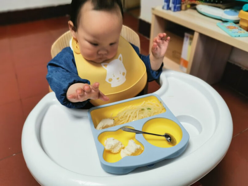 皇宠宝宝分格餐盘儿童吸盘餐具婴儿专用吃饭碗硅胶防摔便携辅食碗优缺点质量分析参考！好用吗？