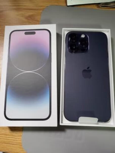 AppleiPhone14promax搭配多少瓦的充电器啊？