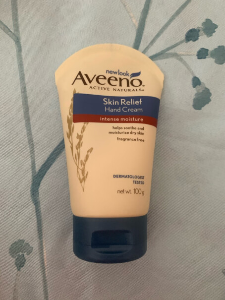 艾惟诺Aveeno成人保湿补水嫩肤护手霜女冬季蓝色和绿色瓶子的有什么区别？
