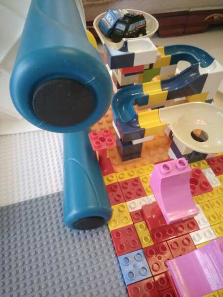 积木桌趣致600+大小颗粒积木桌子儿童玩具3分钟告诉你到底有没有必要买！这样选不盲目？