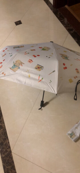 C'mon兔子厨房黑胶全自动伞撑开伞后伞面绷的紧不紧，质量感觉怎么样？