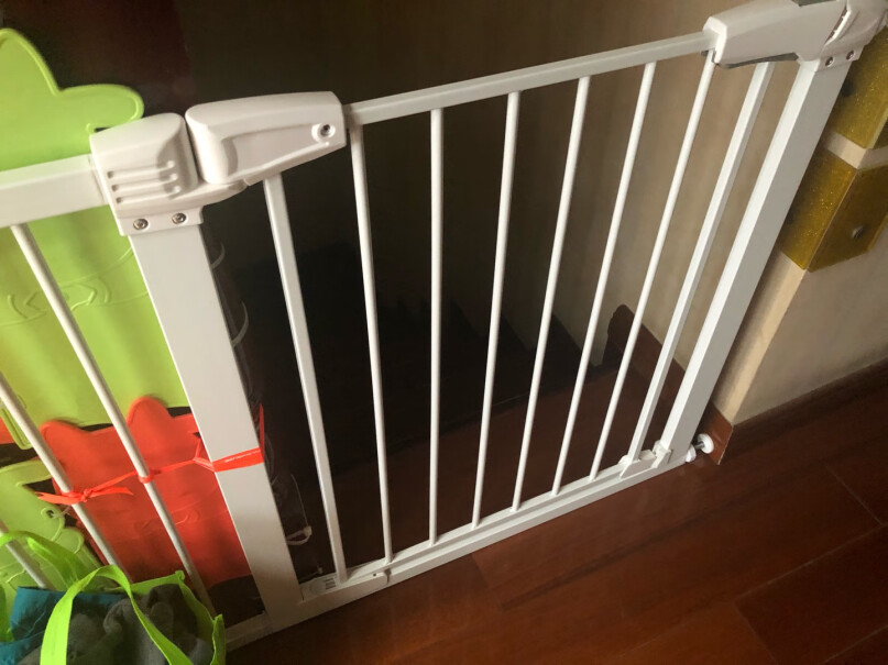 攸曼诚品eudemon安全门栏儿童门栏楼梯门防护栏宠物狗门栏我家楼梯宽1米10cm应加多少？