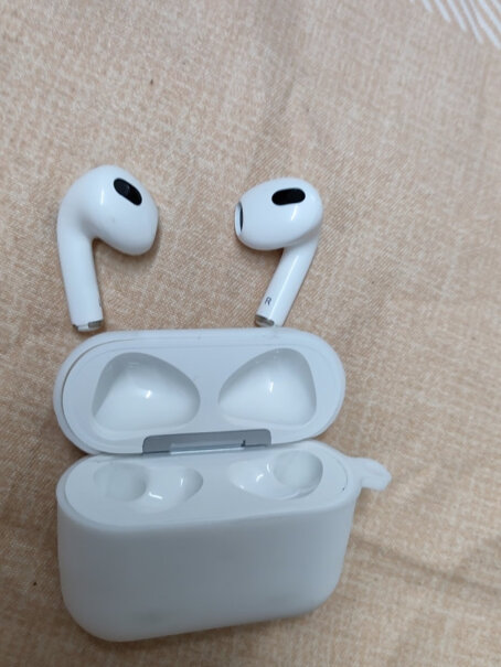 FANWEIPAI蓝牙耳机适用苹果iphone13耳朵舒适度如何？