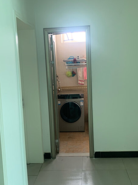 海尔滚筒洗衣机全自动10公斤洗烘一体这个洗衣服噪音大吗？
