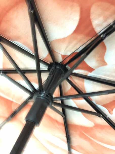 蕉下太阳伞双层小黑伞系列三折伞怎么收起来？