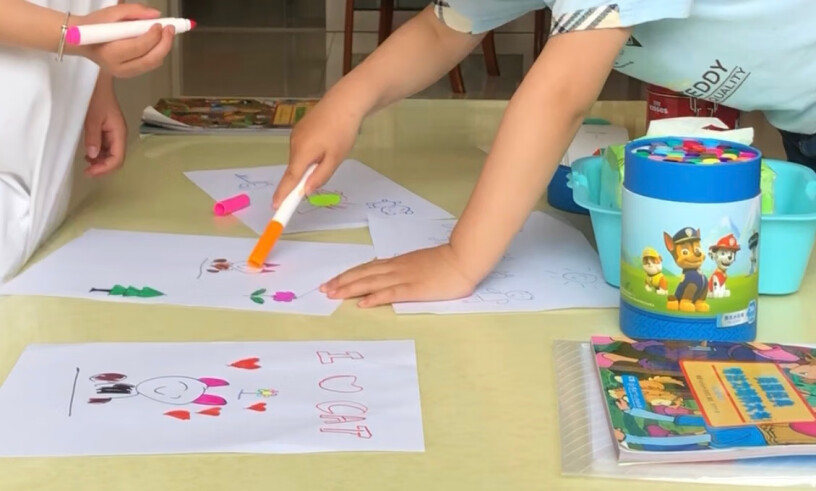 得力deli儿童涂鸦画填色画本幼儿绘画涂画色本厚度如何？