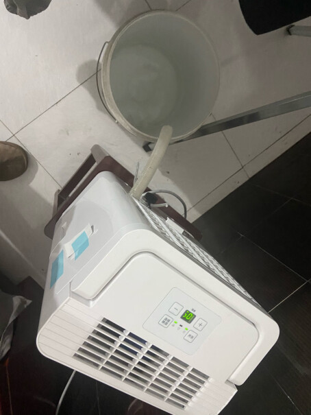 美的Midea家用除湿机这个跟900+的格力抽湿器比起来谁好？