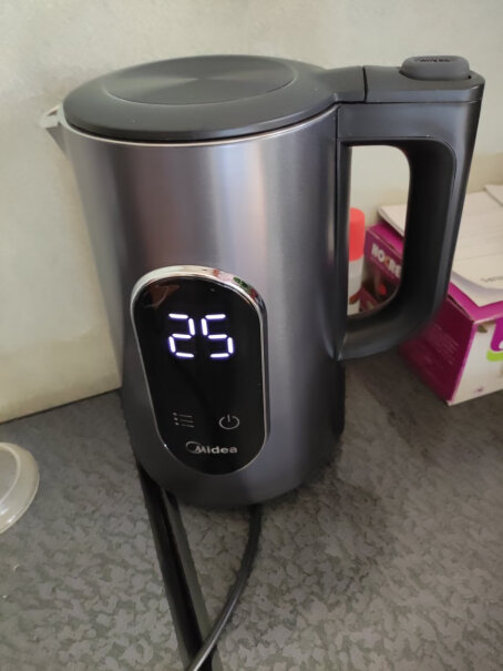 美的电水壶热水壶电热水壶双层防烫1.5L容量家用一直插电可以恒温多长时间？