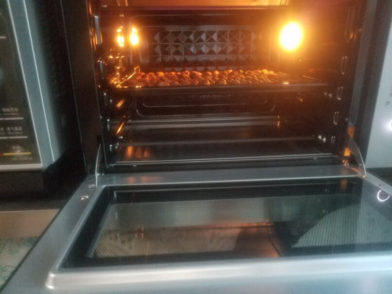 松下23L空气炸烤箱专业烤箱开热风和旋转声音大吗？