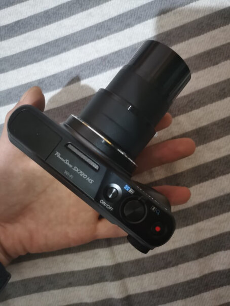 佳能PowerShot SX720 HS数码相机这款美颜效果怎么样？可以自拍吗？