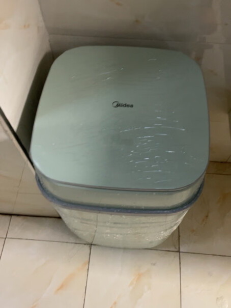美的3公斤半自动洗鞋机360°全方位清洁需要像洗衣机一样固定上下水吗？