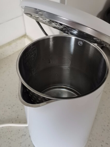 九阳W123你们有没有煮完水以后，煮水壶底部漏水的情况？