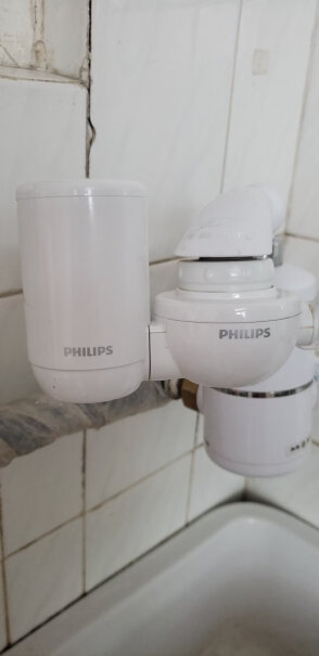 飞利浦水龙头净水器家用水龙头过滤器厨房自来水过滤器净水机今天刚装上的，烧的热水有味啊。是旅行的事吗？