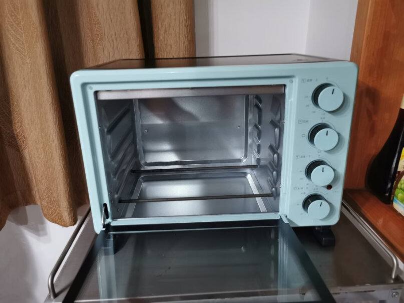美的家用多功能电烤箱25升可以调节上下不同温度吗？
