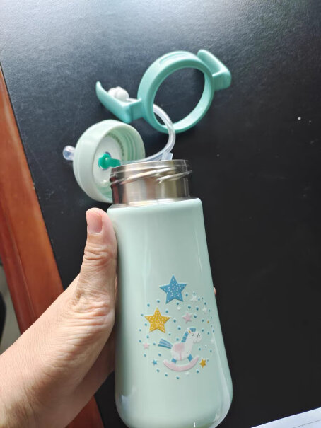 可可萌 吸管保温奶瓶冬季学饮杯好不好？使用两个月评测反馈！