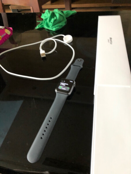 Apple Watch 3智能手表这个游泳带着可以吗？有app支持记录分析么？