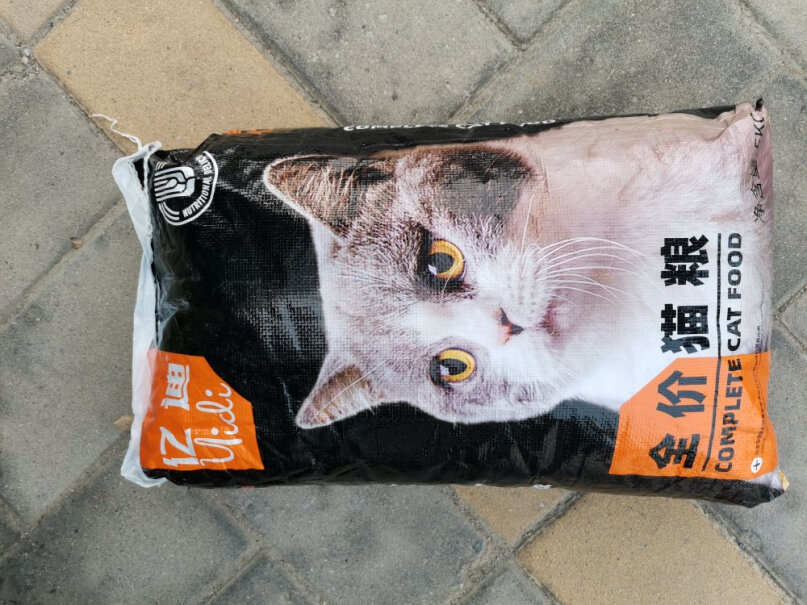 亿迪冻干猫粮天然猫粮3斤成猫幼猫通用型宠物粮自营1.5kg我家猫吃了就吐，为什么？