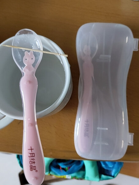 十月结晶婴儿硅胶勺子新生儿宝宝喂奶辅食软勺大小2支装粉色内胆可以拆卸出来吗？