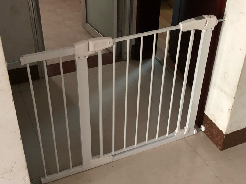 攸曼诚品eudemon安全门栏儿童门栏楼梯门防护栏宠物狗门栏我家楼梯宽69,高在81到94之间的怎么买？