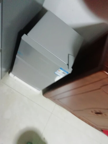 韩国现代迷你冰箱小冰箱小型电冰箱双门家用宿舍冷冻冷藏节能两侧发烫正常吗？非常烫？
