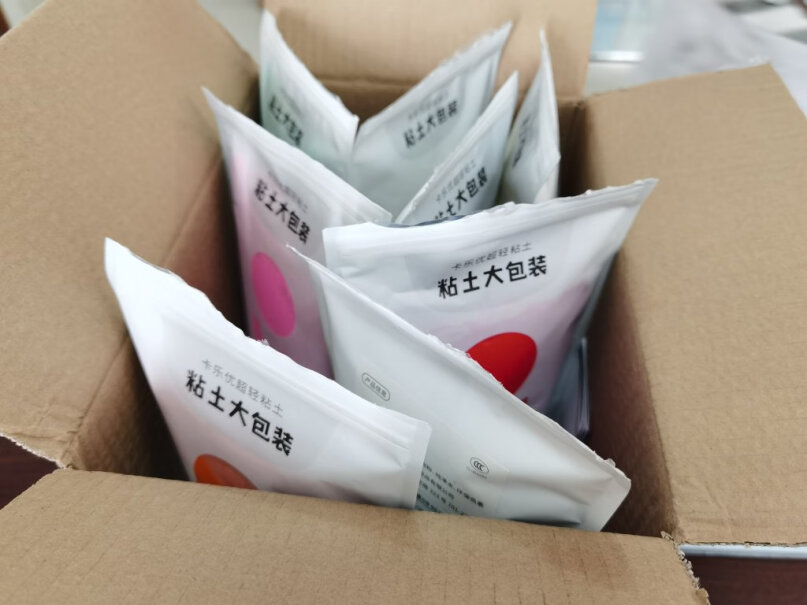 卡乐优Coloyou24色超轻粘土大杯纸盒装8色补充装可以自选颜色搭配吗？