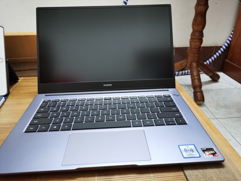 华为笔记本电脑MateBook这电脑是不是不能插网线，只有个投屏插口和USB接口？