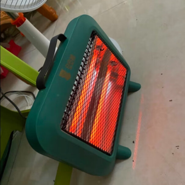 旦旦熊小太阳取暖器家用节能省电烤火炉小型桌面烤火器速热电暖气这个产品和空调比费电不？