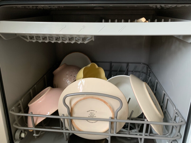 布谷洗碗机家用6套锅应该放不进去洗吧？