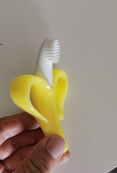 香蕉宝宝婴儿牙胶硅胶牙刷3个月可以用吗？