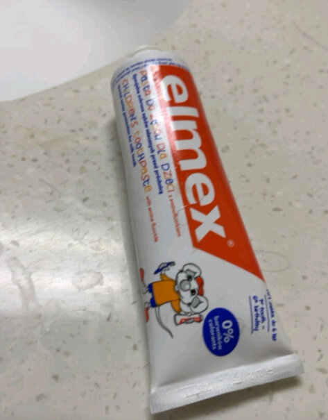 牙膏艾美换牙ELMEX12防蛀含氟少儿可以食用吧，我家宝宝比较小？