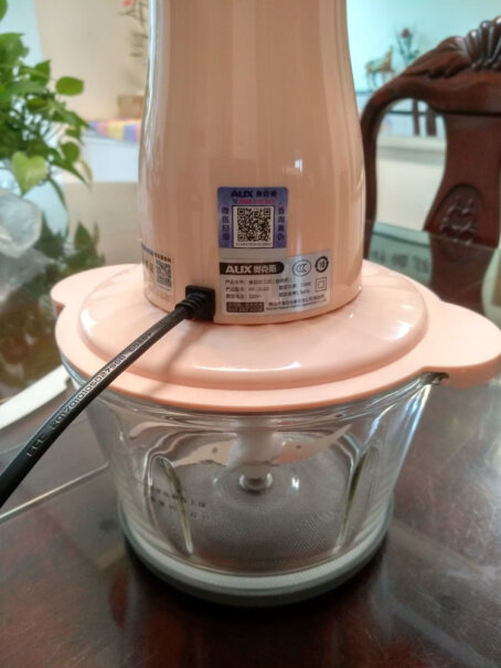 奥克斯绞肉机家用电动搅拌机还用吗？质量好吗？打肉系吗？会不会冒烟？