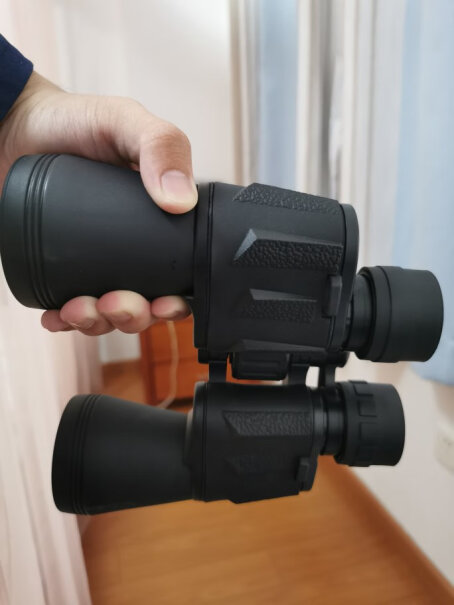 PLADI双筒望远镜高倍高清夜视非红外1000军你们买的镜片深浅度，两个一样吗？