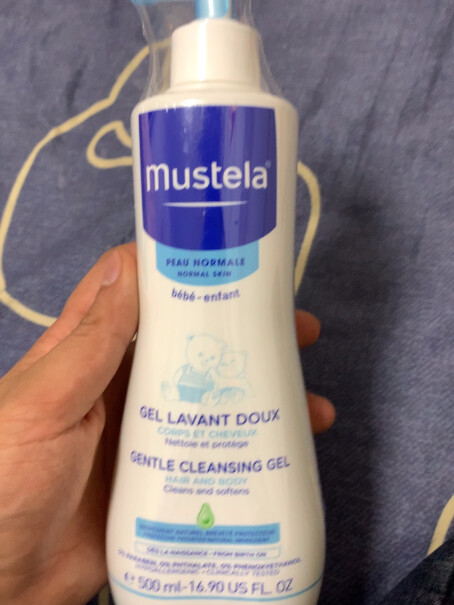 妙思乐Mustela洗发沐浴露500ml二合一这个液体是稀状还是浓稠得？