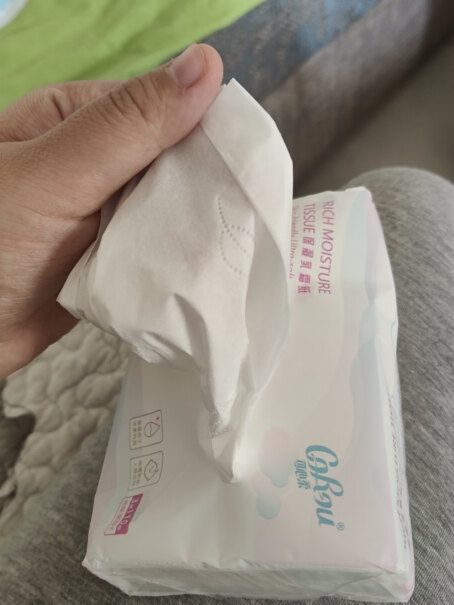 可心柔婴儿保湿纸巾云柔巾110抽12包质量不好吗？用户吐槽曝光？