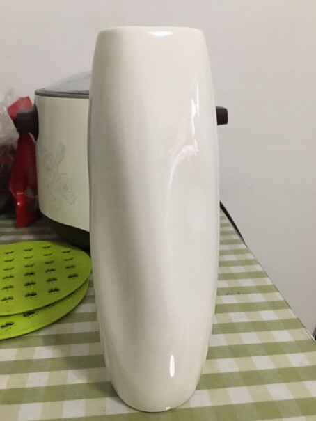 佳佰26cm现代艺术纹理陶瓷花瓶北欧简约田园家居装饰摆设花插这个花瓶适合插百合吗，是不是显得有点小？