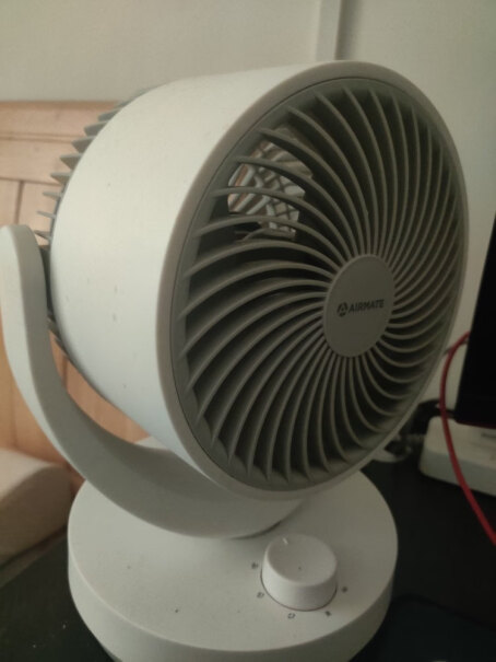 艾美特Airmate家用电风扇宿舍学生节能小风扇这个风扇是直流电机吗？