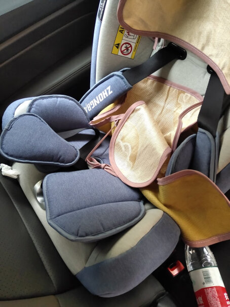 众霸汽车儿童安全座椅婴儿座椅50天的宝宝能坐吗？