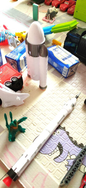 太空探险火箭航天飞机宇宙飞船轨道卫星认知早教火箭模型玩具套装这个有多高啊，会不会看上去很小？