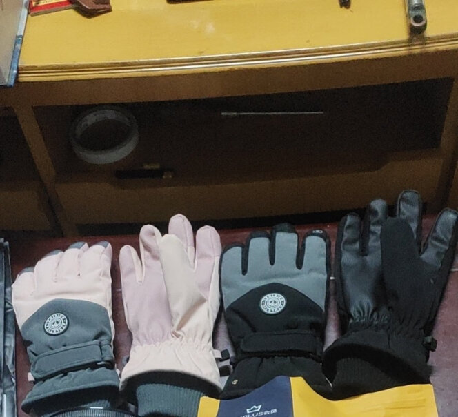 京东京造运动配饰滑雪手套保暖抗寒评测真的很坑吗？使用两个月反馈！