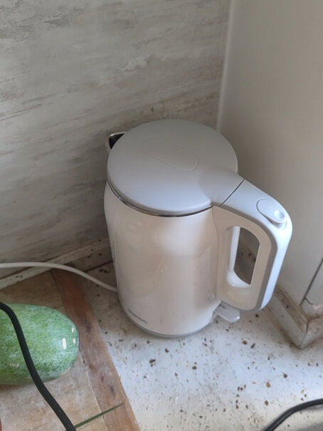 苏泊尔1.5L容量烧水壶数字显温送到家之后该怎么清洗呢？