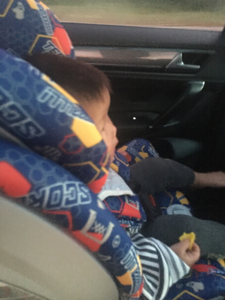 感恩儿童汽车安全座椅9个月-12岁宝宝座椅有味道吗？