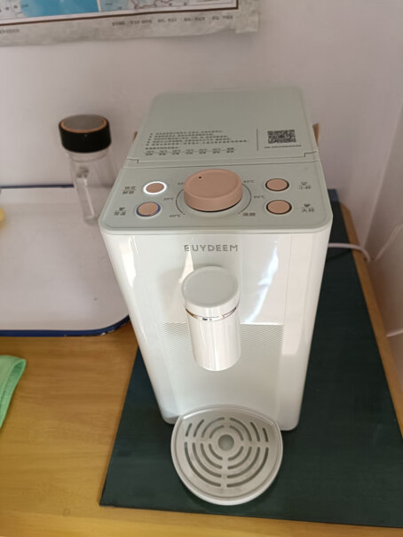 北鼎即热式饮水机即时加热小型迷你茶吧机饮水器茶叶可以放里面煮吗？