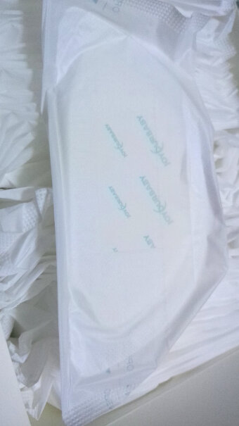 佳韵宝防溢乳垫一次性隔奶垫哺乳防溢乳贴产乳溢乳垫6片是无纺布吗？